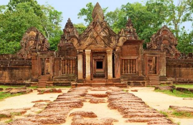 4 Days private tour Explore Angkor Wat, Banteay Srey, Beng Melea and Siem Reap discovery